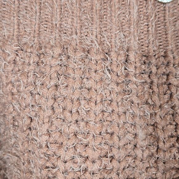 Mohair Off the Shoulder Cropped Sweater - Picture 11 of 14